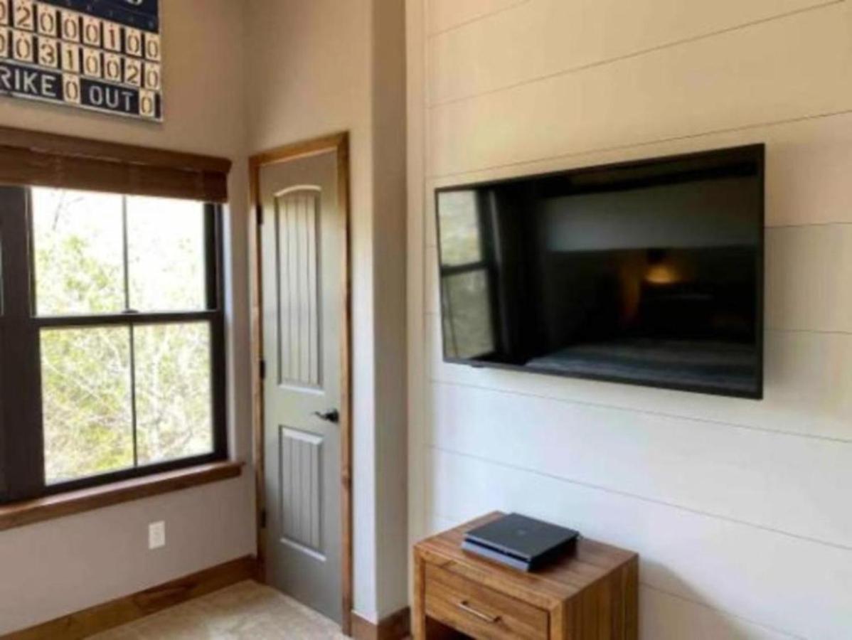 Hollister Premier Retreat With Hot Tub, Theater & Pool Tableヴィラ エクステリア 写真